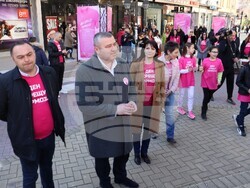 Община Хасково: Стотици хасковски деца облякоха днес розови фланелки, за да кажат „Не на тормоза!“