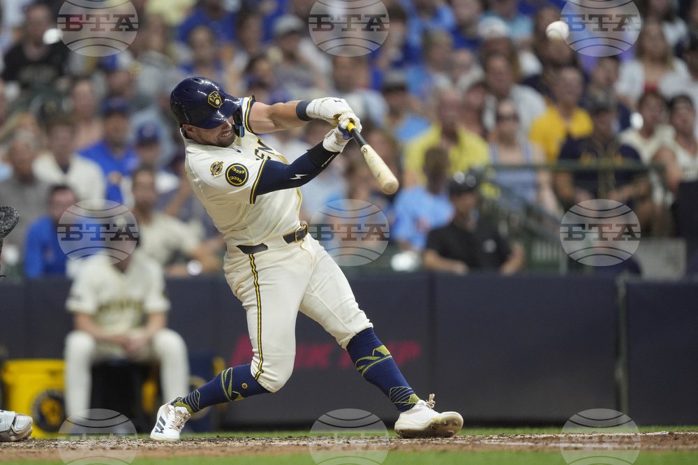Cubs Brewers Baseball