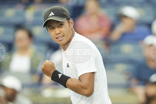 19-годишният Лърнър Тиен стана най-младият американец, спечелил мач на турнира по тенис от сериите "Мастърс" в Синсинати от 2017-а насам