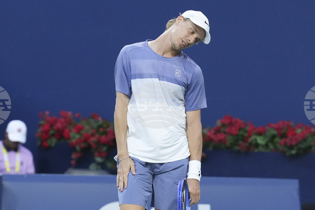 Поставените Денис Шаповалов и Франсис Тиафо отпаднаха още в първия кръг на турнира по тенис в Токио