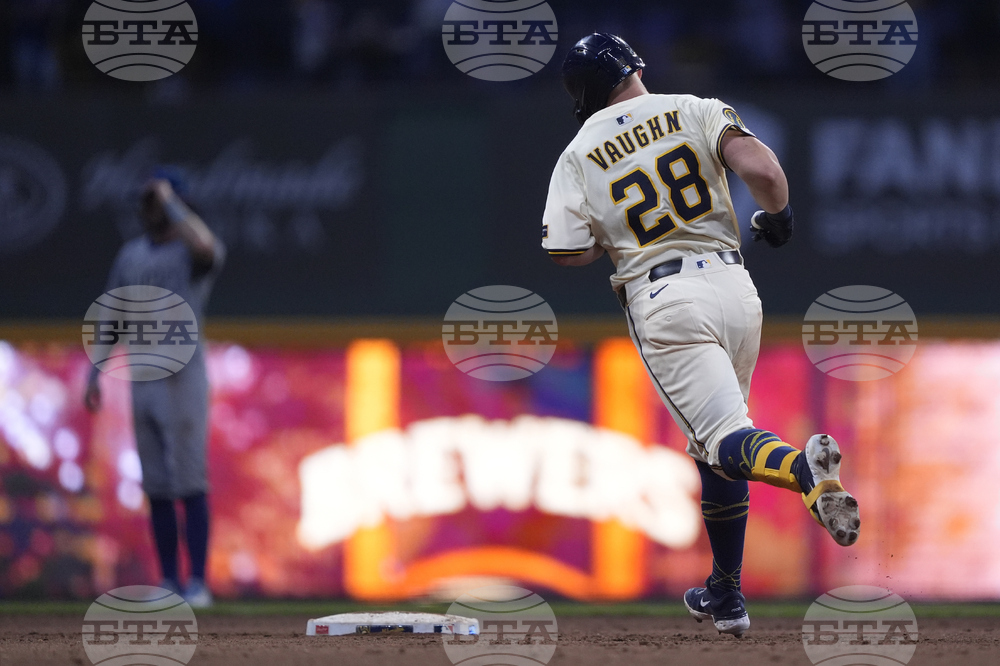 Cubs Brewers Baseball