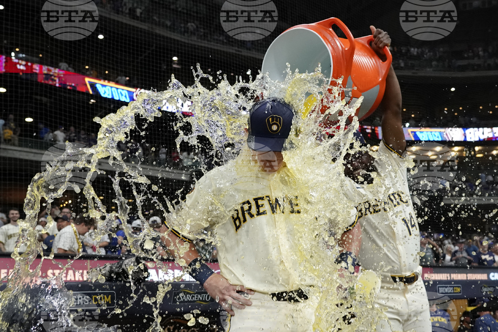 Cubs Brewers Baseball