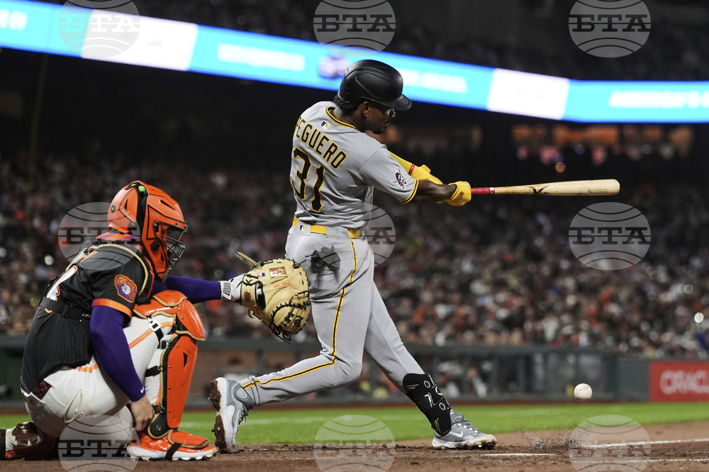 Pirates Giants Baseball