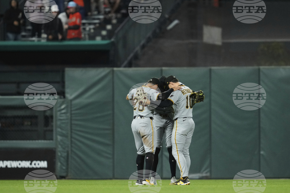 Pirates Giants Baseball