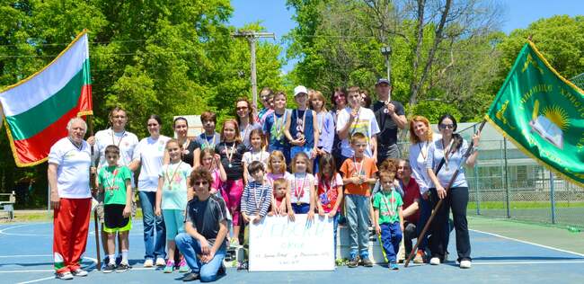 Патриотичната инициатива „Левски скок“ обединява все повече деца от българските училища в чужбина, казва нейният организатор Здравко Душков