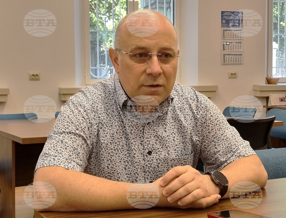 Недоверието и незнанието доведоха до митове и откровени лъжи за приемането на еврото, смята икономистът доц. Калоян Колев