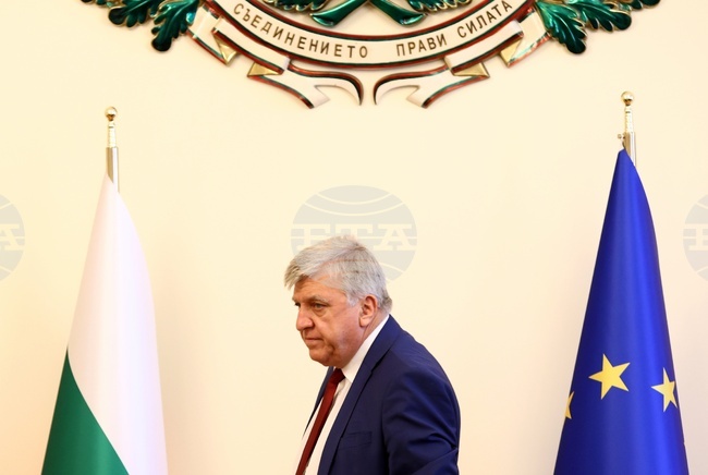 Направили сме над 160 проверки за незаконни количества за водовземания от февруари досега, каза министърът на околната среда и водите Манол Генов