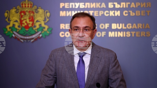 One in Four Pensioners to Receive Christmas Bonus, Labour Minister Says 