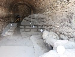 Доц. д-р Христо Попов, Дмиитър Бръчков и проф. д-р Людмил Вагалински ще представят реставрираната статуя от Хераклея Синтика. Снимка: НАИМ-БАН