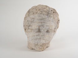 Доц. д-р Христо Попов, Дмиитър Бръчков и проф. д-р Людмил Вагалински ще представят реставрираната статуя от Хераклея Синтика. Снимка: НАИМ-БАН