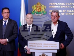 Министерски съвет - Даниел Митов - брифинг