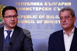Министерски съвет - Даниел Митов - брифинг