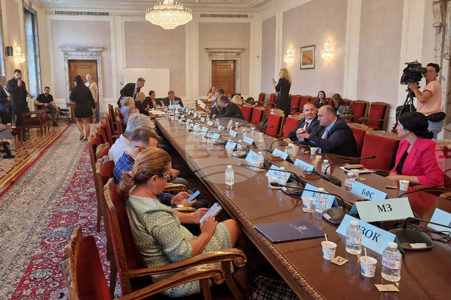 Здравната комисия повторно прие промени в Закона за здравното осигуряване и отхвърли ветото на президента