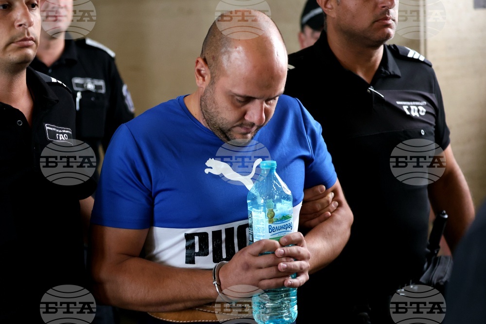 Съдът гледа мярката за неотклонение на мъжа, задържан за умишлен палеж във Велико Търново и обвинен в тероризъм