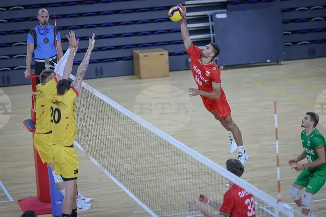 Националният Б отбор на България по волейбол записа победа и загуба срещу Република Северна Македония в контроли