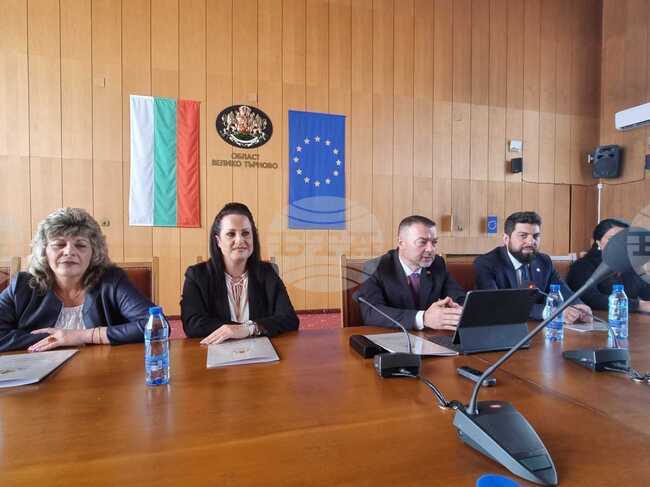 Юлия Ликоманова-Мутафчиева е новият областен управител на област Велико Търново