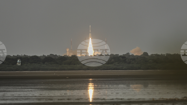 Индия ще изстреля в неделя най-тежкия сателит в космическата си история