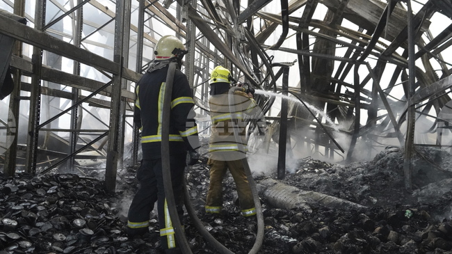 Най-малко трима души бяха убити при масирана руска атака в Харковска област, съобщиха украинските власти 