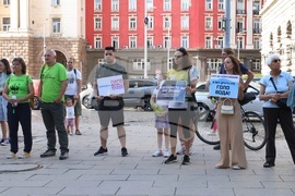 Жители на Трън и района - протест - пожар