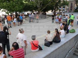 Жители на Трън и района - протест - пожар