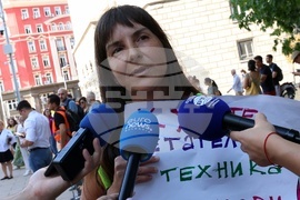 Жители на Трън и района - протест - пожар