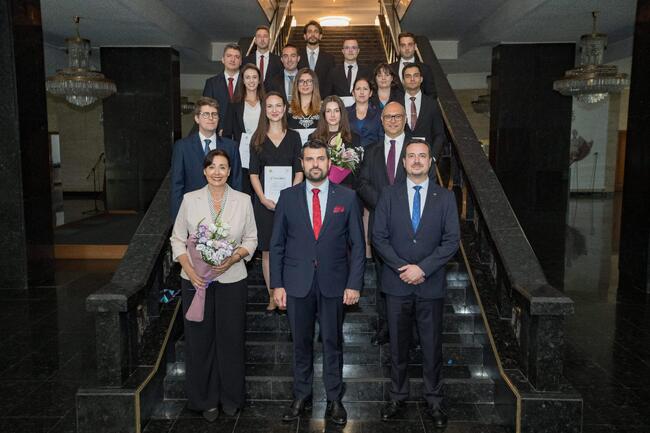 Георг Георгиев връчи сертификатите на стажант-аташетата, успешно завършили обучителния курс по дипломация