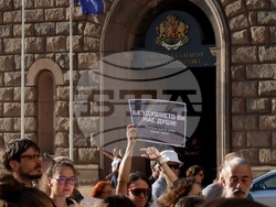 Жители на Трън и района - протест - пожар