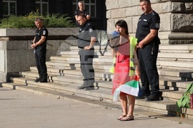 Жители на Трън и района - протест - пожар