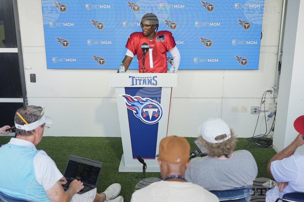 Titans Camp Football