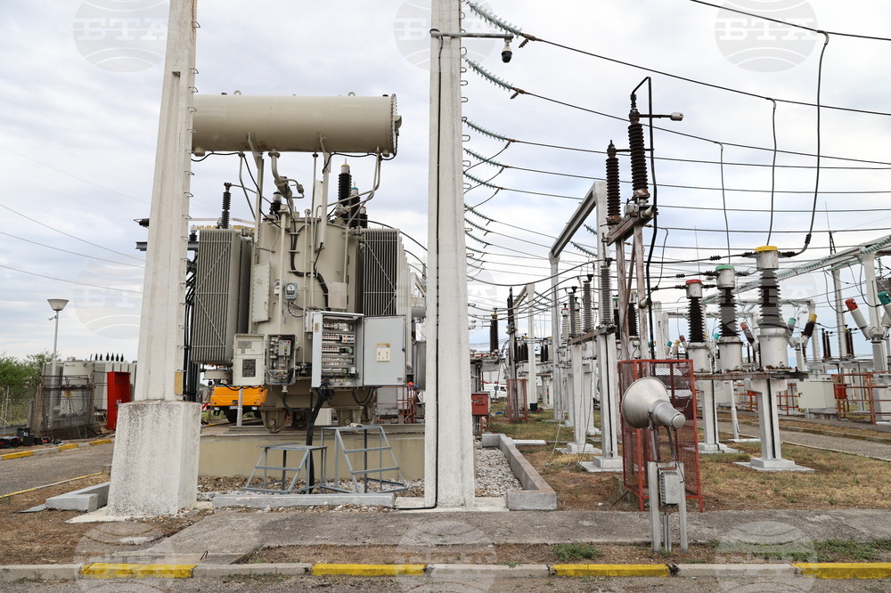 Към момента 2000 домакинства са засегнати от липса на електрозахранване в Раковски и района