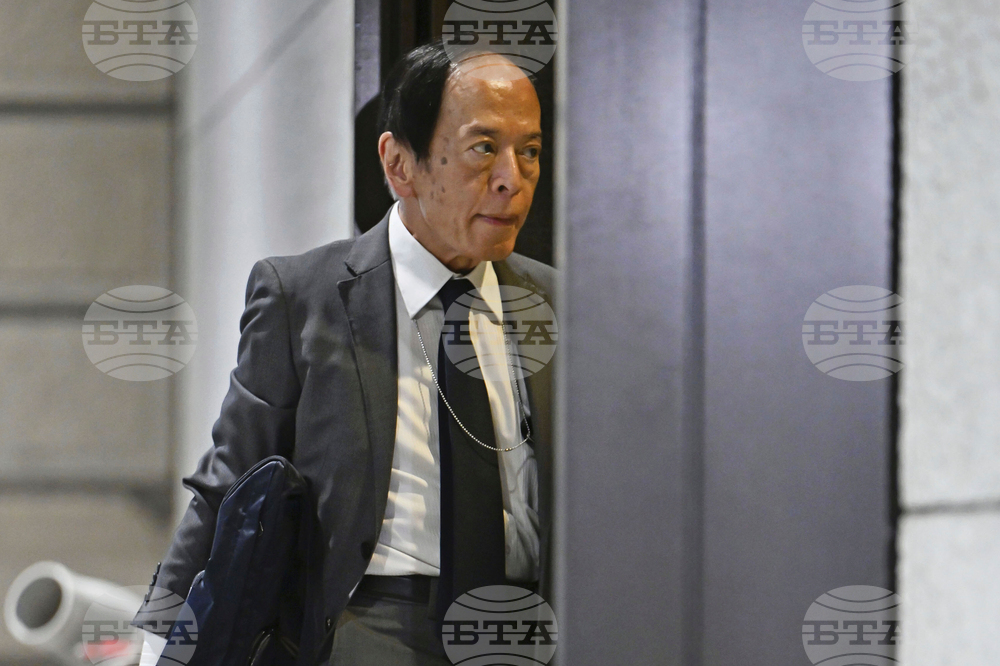 Централната банка на Япония претегля „плюсовете и минусите“ от евентуално повишаване на лихвите, заяви управителят Кадзуо Уеда