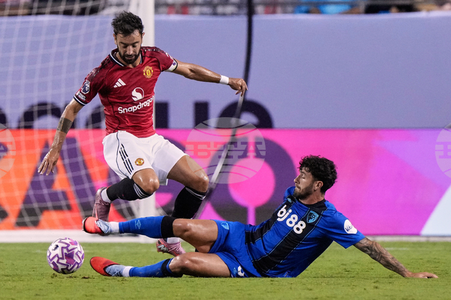 Манчестър Юнайтед се наложи на Борнемут в контрола