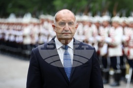 Военна академия „Г.С. Раковски“ - Румен Радев - офицери - випуск 2025 - почетен строй