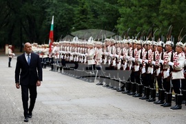 Военна академия „Г.С. Раковски“ - Румен Радев - офицери - випуск 2025 - почетен строй