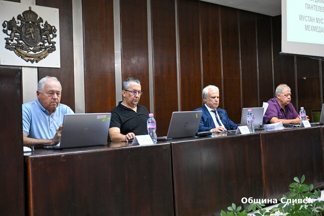 Община Сливен: Местният парламент актуализира бюджета и избра временна комисия за изготвяне на Етичен кодекс на общинските съветници