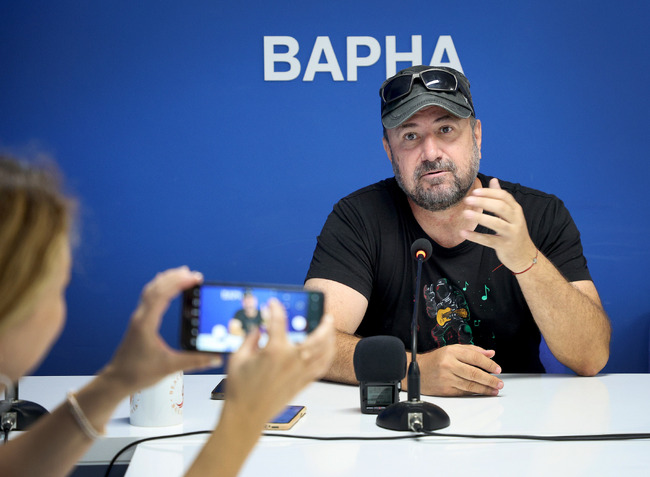 Пресконференция на Стефан Вълдобрев в Националния пресклуб на БТА във Варна