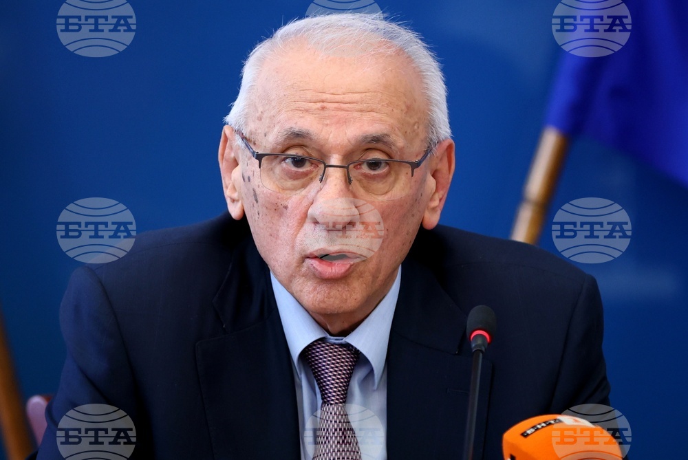 Health Minister: There Has Been Strong Interest in Projects Supporting Medical Residents