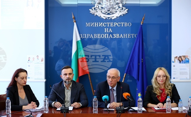 Проект за насърчаване на специализациите подпомага над 300 медици, каза здравният министър 