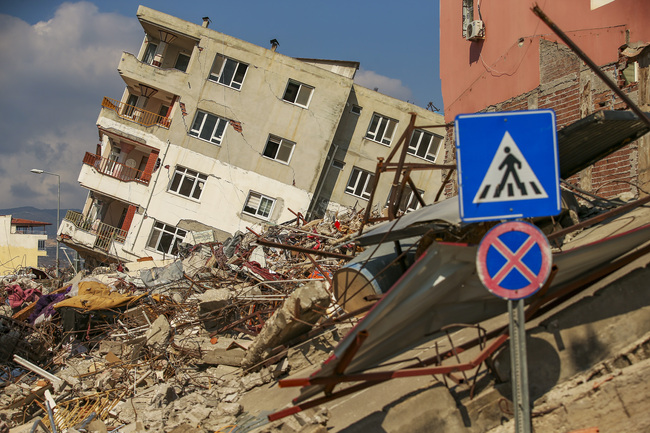 Природните бедствия са причинили застрахователни загуби за около 95 милиарда долара през 2023 г., показват данни на "Мюних ре"