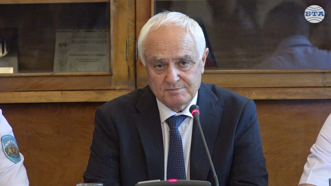 Всички модули за гасене на пожари във Въоръжените сили са в готовност, каза министърът на отбраната Атанас Запрянов