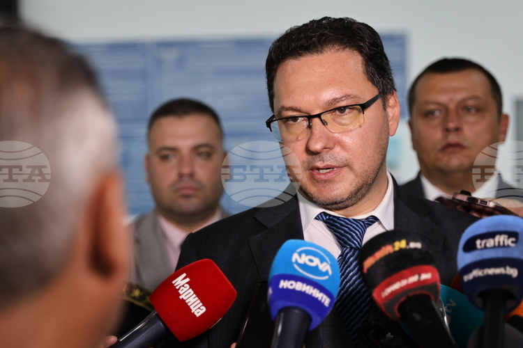 Decision to Be Made on What Aviation Equipment Is Needed for Firefighting after Analyzing Options, Says Interior Minister Mitov 