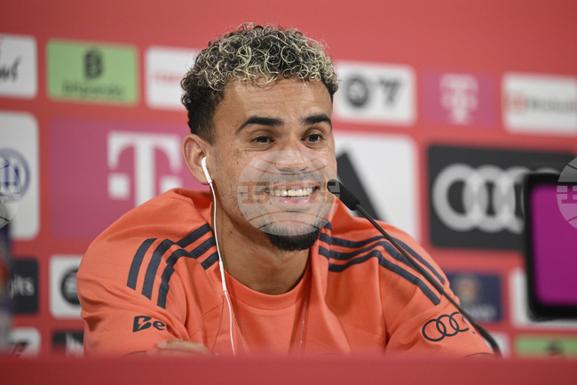 Луис Диас направи неофициален дебют за Байерн при победа над Олимпик Лион в контрола