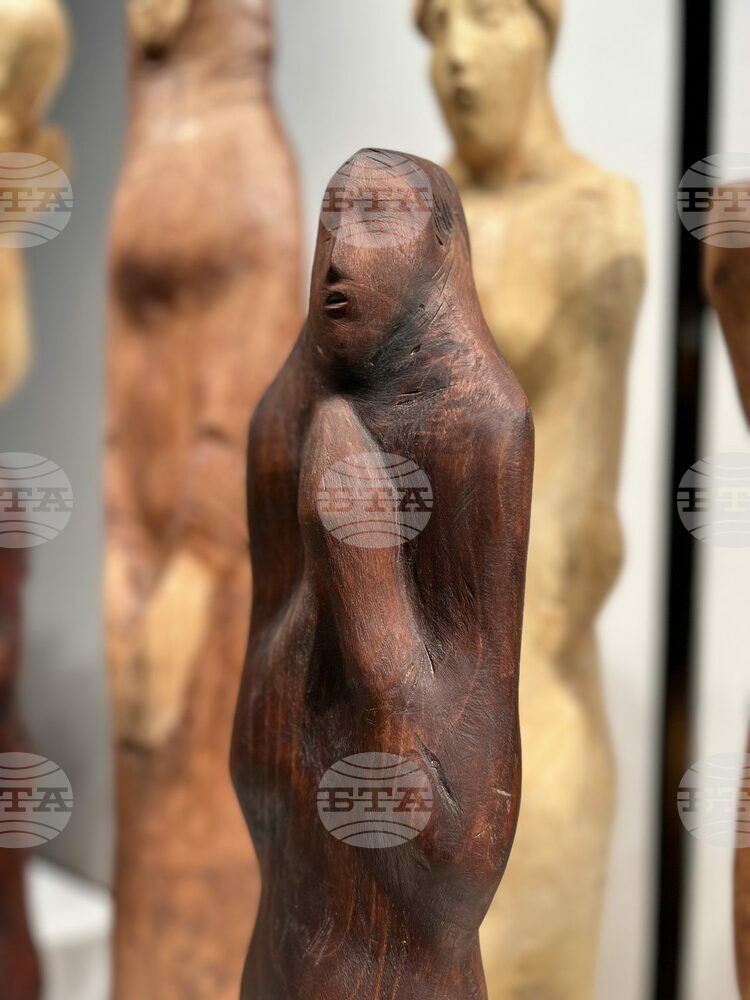 Exhibition Presents Over 100 Works by Bulgarian Sculptor Boris Gondov