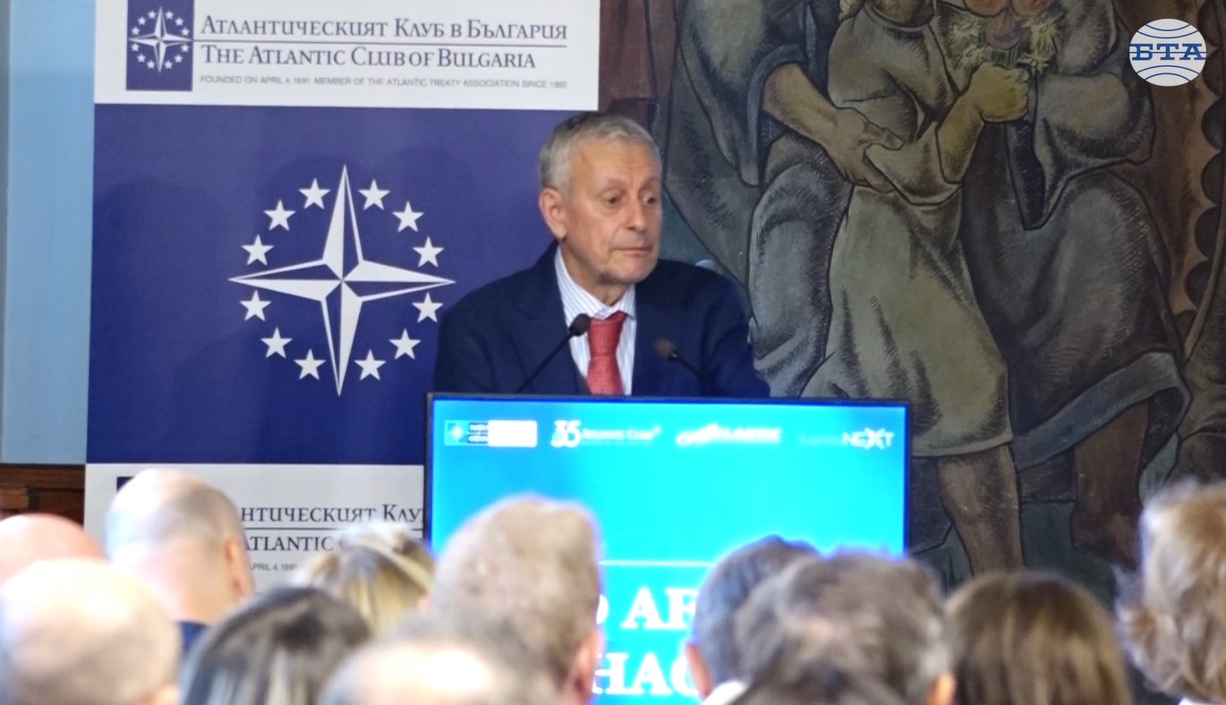 Няма по-голяма заплаха за България от руската пропаганда, смята президентът на Атлантическия клуб в България Соломон Паси