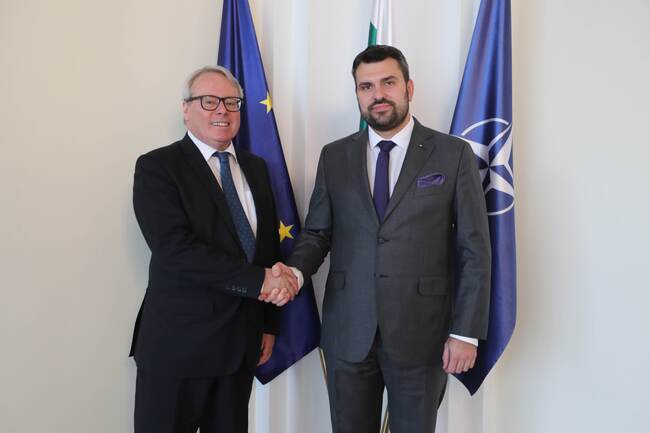 Прощална среща на министъра на външните работи Георг Георгиев с извънредния и пълномощен посланик на Френската република в България. Н. Пр. г-н Жоел Мейер