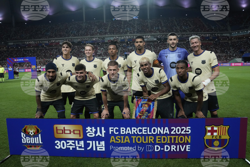 Срещата от испанското футболно първенство между Барселона и Виляреал може да се проведе в САЩ