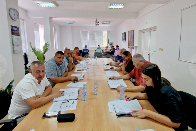 Общинският съвет в Баните прие детска градина и две училища да бъдат вписани като защитени