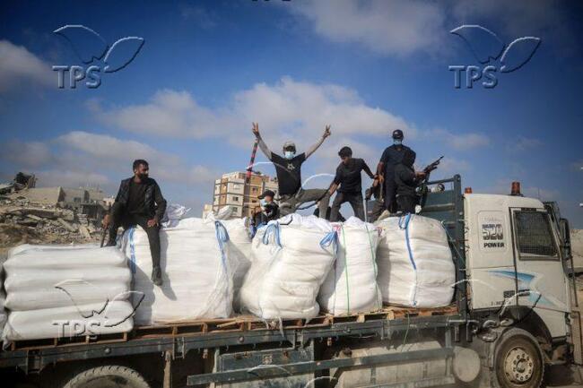 ТПС: Гладът в Газа: Забавяния от ООН, кражби от „Хамас“ и алчност на черния пазар