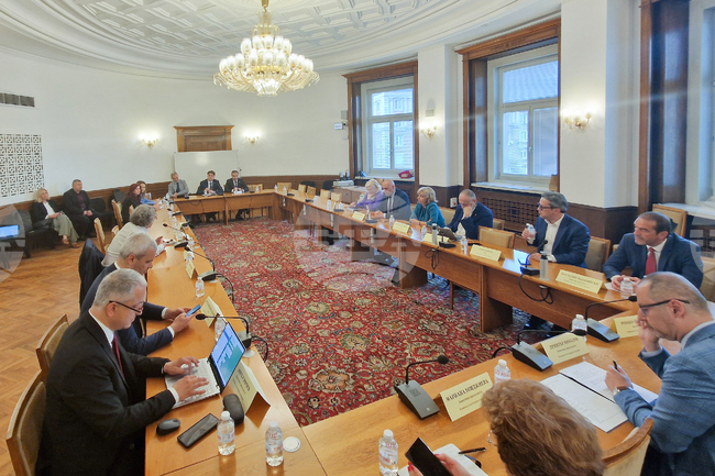 Финансирането на дигитализацията на библиотеки и музеи бе прекратено по Плана за възстановяване и устойчивост заради огромно забавяне на проекта, каза Тодор Чобанов