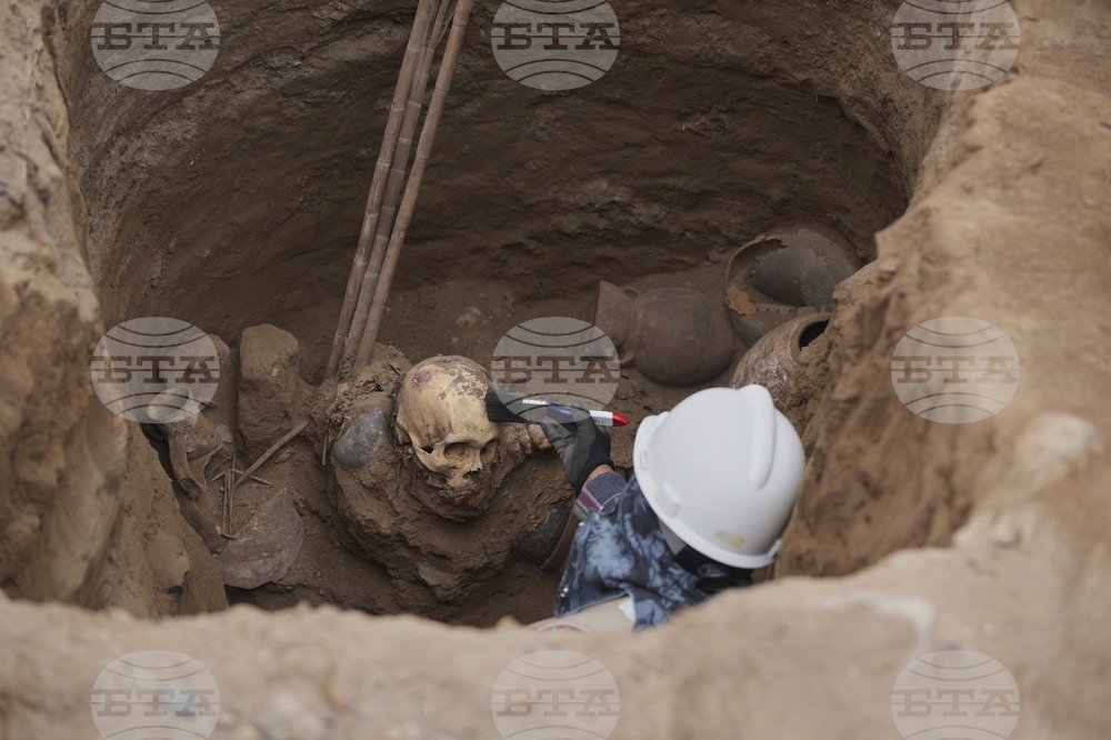 APTOPIX Peru Mummy Discovery